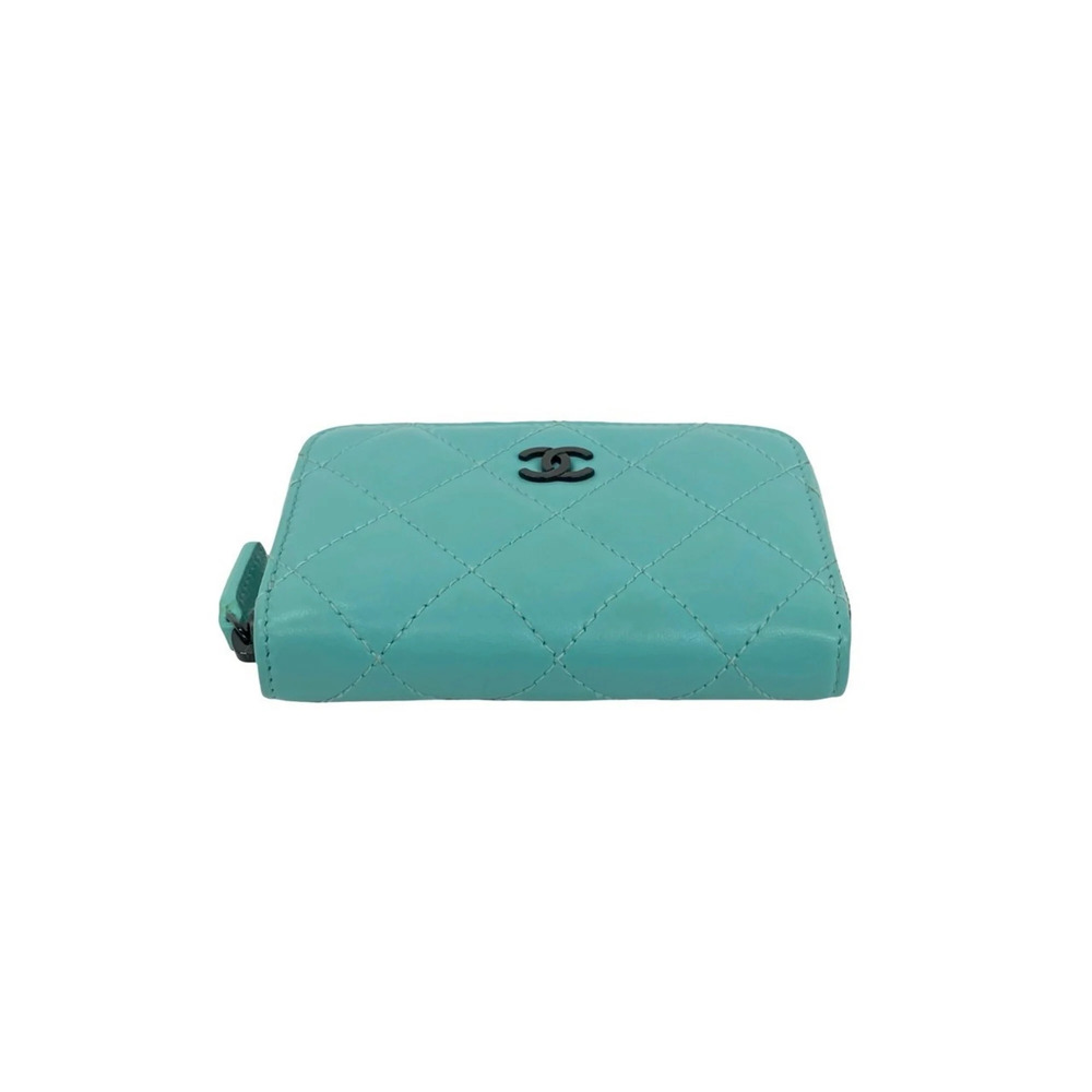 CHANEL Green Lambskin Leather Logo Wallet - Picture 6 of 8
